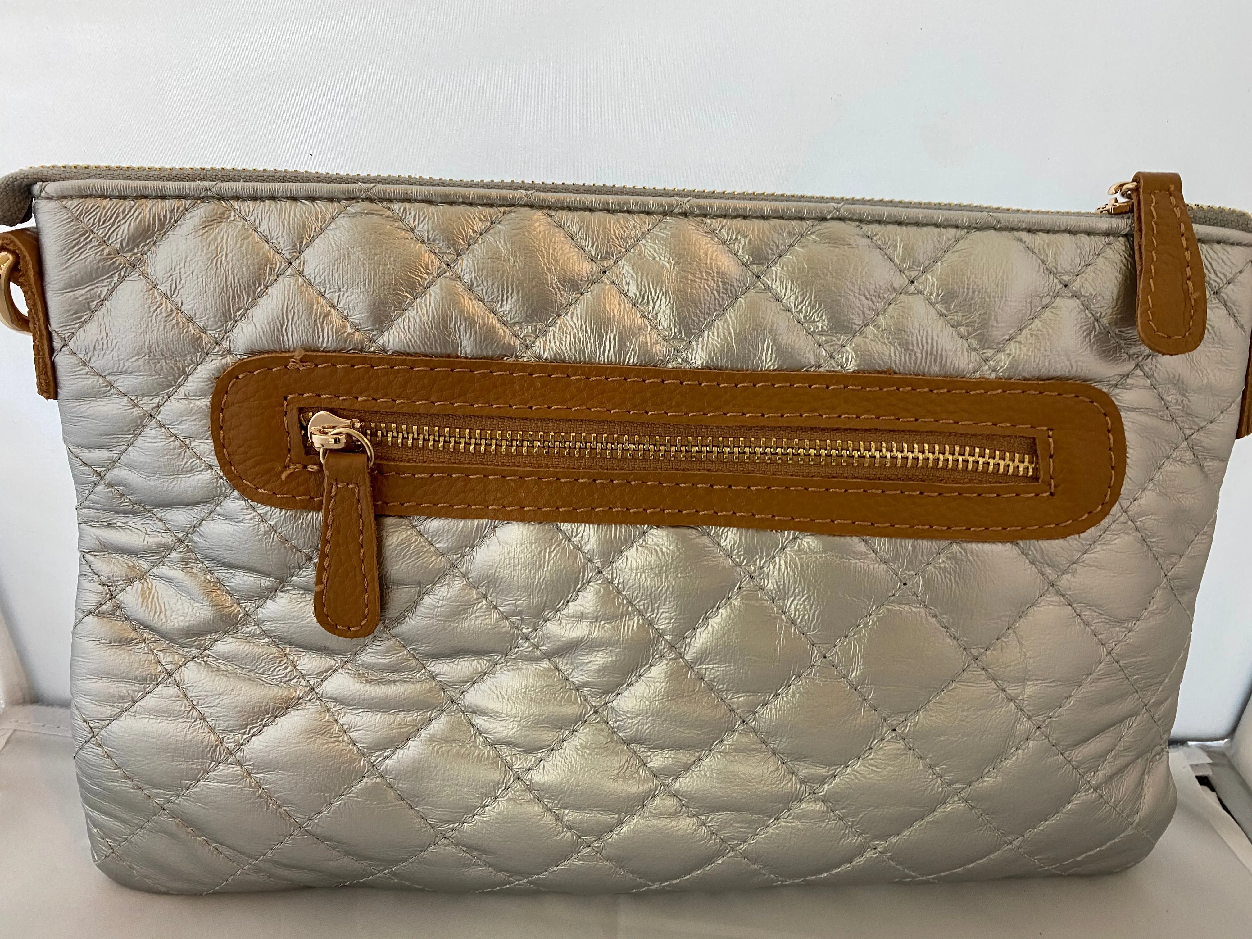 QUILTED LIGHTWEIGHT CROSSBODY WITH SHOULDER STRAP