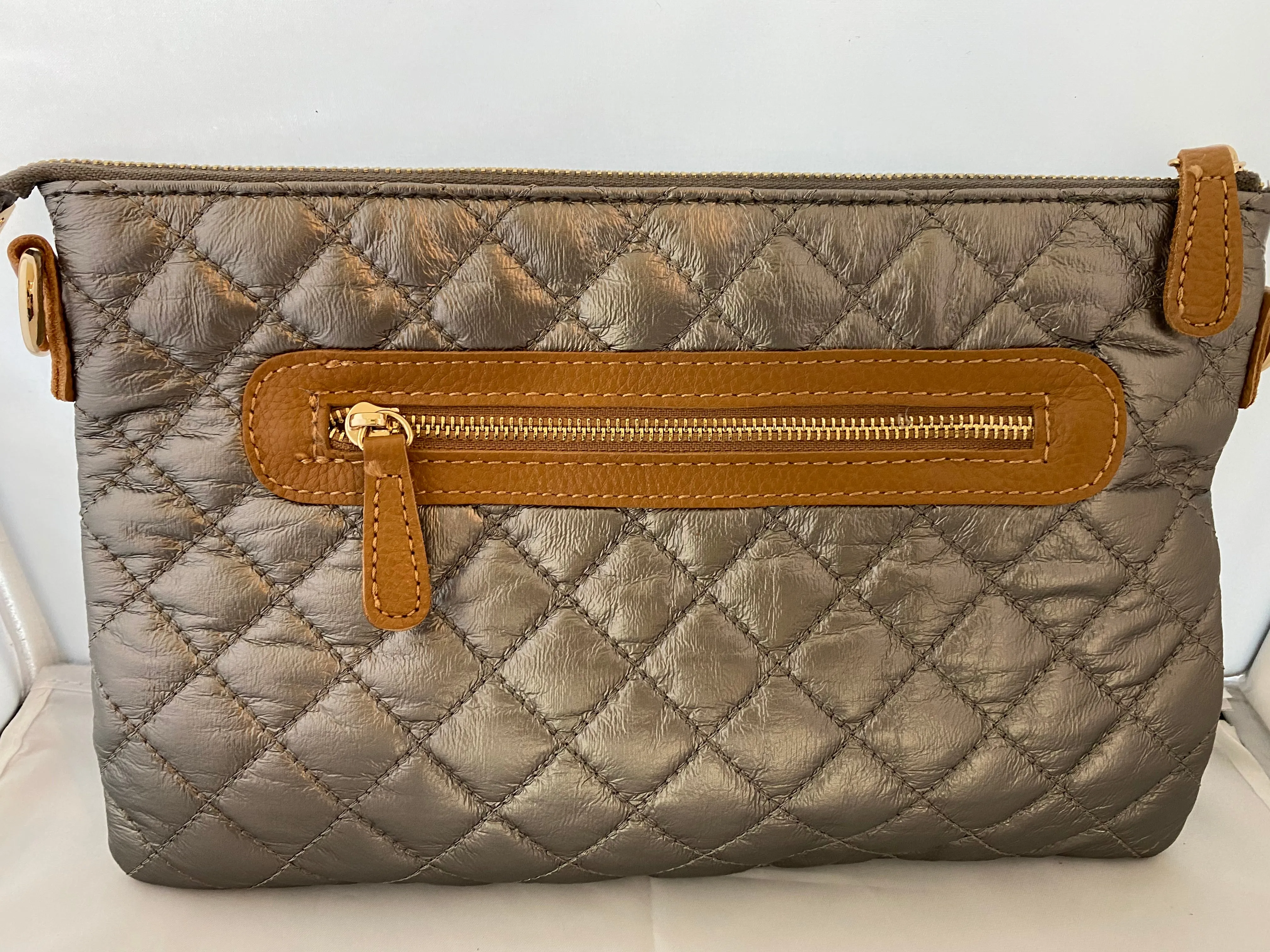 QUILTED LIGHTWEIGHT CROSSBODY WITH SHOULDER STRAP